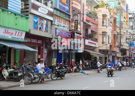 Pham Ngu Lao, quartiere dei backpacker, Città di Ho Chi Minh (Saigon), Vietnam, Indocina, Asia sud-orientale, Asia Foto Stock