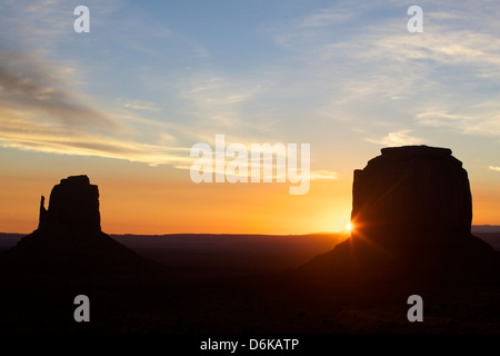 Il Monument Valley all'alba, Utah, Stati Uniti d'America, America del Nord Foto Stock