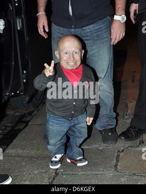 Verne Troyer ospita il Dublin Institute of Technology student union festa di Halloween presso la fabbrica di pulsante di Temple Bar a Dublino, Foto Stock