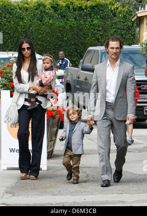 MATTHEW MCCONAUGHEY SPOSI attore Matthew MCCONAUGHEY ha sposato il suo modello fidanzata CAMILA ALVES. Il Sahara Star e il Foto Stock