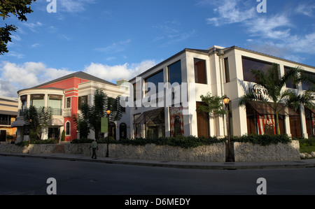 Holetown, Barbados, il moderno complesso per lo shopping nel centro Limegrove Foto Stock