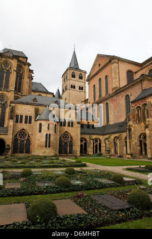 Cattedrale di Treviri, la più antica chiesa in Germania. In questa chiesa la tunica di Cristo viene mantenuta. Foto Stock