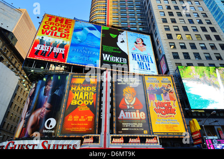 Broadway giocare pubblicità in Times Square a New York City. Foto Stock