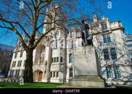 La facciata della Corte Suprema ampio Santuario Westminster London REGNO UNITO Foto Stock