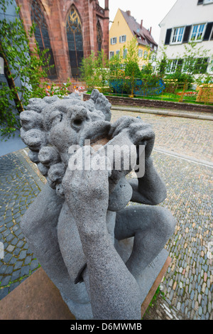 Gargoyle statua al di fuori di una Stone Mason, Freiburg, Baden-Württemberg, Germania, Europa Foto Stock