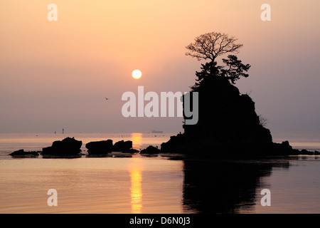 Sole di mattina presso la costa Amaharashi in Giappone Foto Stock