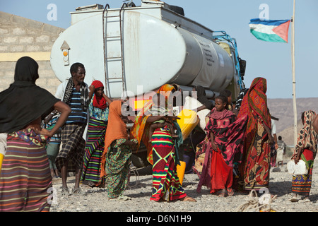 Guyan, Etiopia, distribuzione idrica nel villaggio di Guyan dalla Islamic Relief Foto Stock