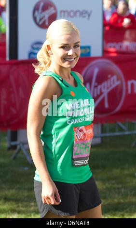 Virgin London Marathon 2013, il parco di Greenwich, London, Regno Unito XXI Aprile, 20113 Katherine Jenkins prima dell' inizio della Virgin London Marathon 2013. Foto Stock