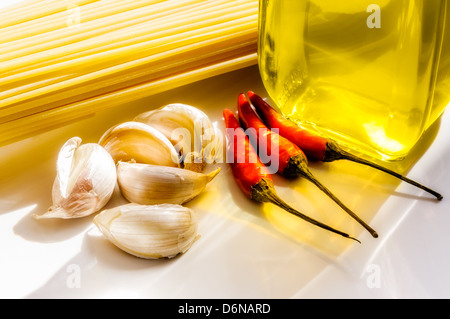 "Spaghetti aglio, olio e peperoncino' (aglio olio e peperoncino) Foto Stock