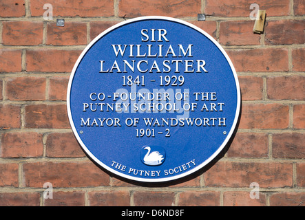Targa blu che commemora il sir William lancaster, co-fondatore di putney scuola di arte e un sindaco di Wandsworth Foto Stock