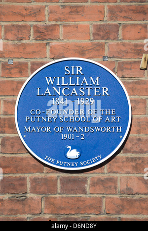 Targa blu che commemora il sir William lancaster, co-fondatore di putney scuola di arte e un sindaco di Wandsworth Foto Stock