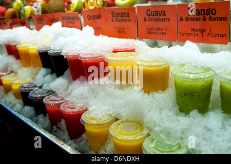 Mercat de Sant Josep de la Boqueria mercato su Las Ramblas di Barcellona, Spagna, Europa. Foto Stock