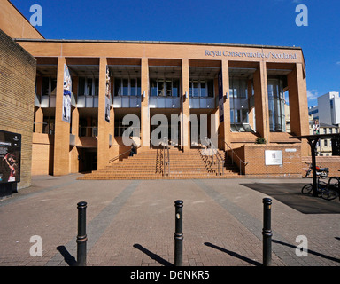 Ingresso al Regio Conservatorio di Scozia palazzo all'angolo di Renfrew Street e Hope Street a Glasgow Scozia Scotland Foto Stock