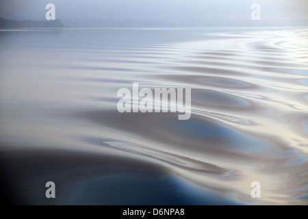 Glücksburg, Germania, con acqua onde di superficie Foto Stock