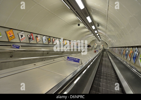 Scale mobili ad Hyde Park Corner, Stazione della metropolitana di Knightsbridge, Westminster, London, Greater London, England, Regno Unito Foto Stock