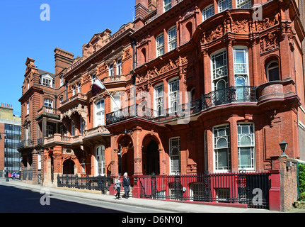 Grande Il Grade ii Listed terrazzato town house, South Audley Street, Mayfair, City of Westminster, Greater London, England, Regno Unito Foto Stock