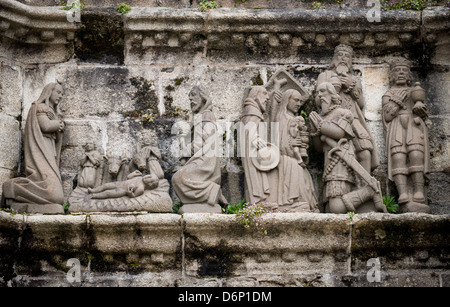 Natività di Gesù, e Adorazione dei Magi , su Pleyben calvario, Bretagna, Francia. Foto Stock