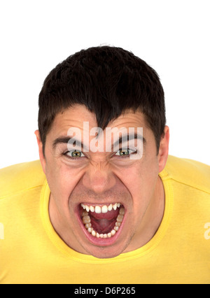 Atletica Giovane uomo muscolare gridare o urla con furore.isolati su sfondo bianco.Agression concept Foto Stock