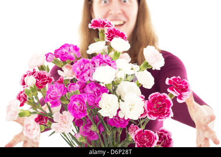 Donna ottengo bel mazzo di dianthus caryphyllus Foto Stock