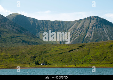 Glamaig nella Red Cuillin Hills, sopra Loch Ainort, Isola di Skye, Scotland, Regno Unito Foto Stock