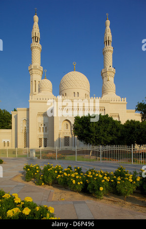 La Moschea di Jumeirah, Dubai, Emirati Arabi Uniti, Medio Oriente Foto Stock