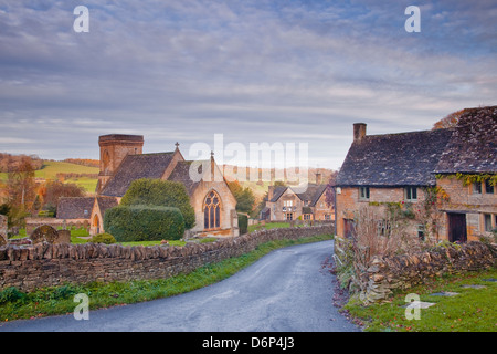 La chiesa di San Barnaba nel villaggio Costwold di Snowshill, Gloucestershire, England, Regno Unito, Europa Foto Stock