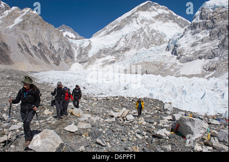 Campo Base Everest, Solu Khumbu Everest Regione, Parco Nazionale di Sagarmatha, Himalaya, Nepal, Asia Foto Stock