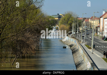 Le inondazioni del fiume Tisza a Szeged Ungheria Paesi CEE Quai Felso Tisza parte Foto Stock