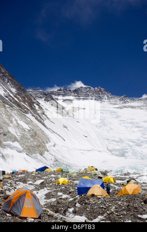 Asia, Nepal, Himalaya, Parco Nazionale di Sagarmatha, Solu Khumbu Everest Regione, sito Unesco, tende a Camp 2 (6500m) sul Monte Everest Foto Stock