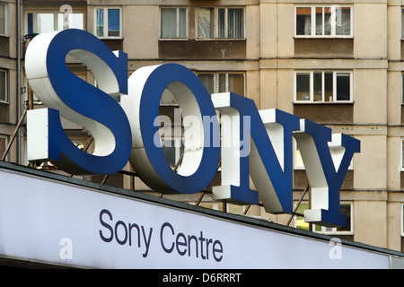 Varsavia, Polonia, grande logo della società elettronica giapponese Sony Foto Stock