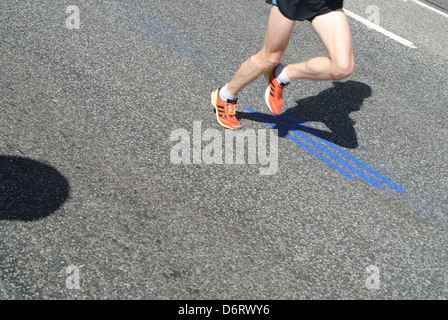 Maratona di Londra guide, contrassegni blu Foto Stock