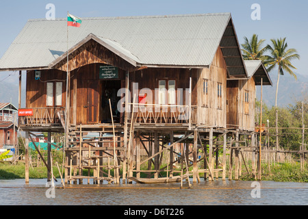 Ywama Post Office, Ywama, Lago Inle, Stato Shan, Myanmar (Birmania) Foto Stock