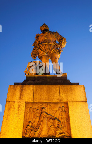 Regno Unito, Inghilterra, Devon, Tavistock, Statua di Sir Francis Drake Foto Stock