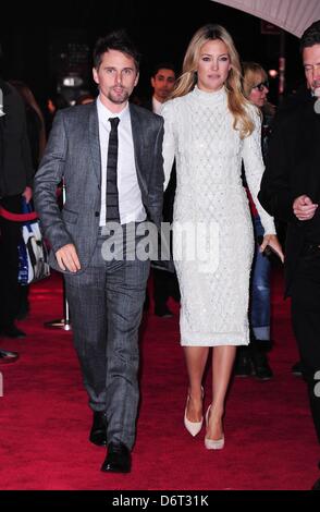 New York, Stati Uniti d'America. Il 22 aprile, 2013. Matt Bellamy Kate Hudson presso gli arrivi per il fondamentalista riluttante Premiere al Tribeca Film Festival 2013, Tribeca Performing Arts Center (BMCC TPAC), New York, NY Aprile 22, 2013. Foto di: Gregorio T. Binuya/Everett raccolta/Alamy Live News Foto Stock