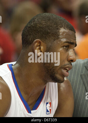 Los Angeles, California, USA. Il 22 aprile, 2013. Los Angeles Clippers Chris Paul si siede al banco durante la prima metà del loro Western Conference gioco 2 contro i Memphis Grizzlies a Staples Center a Los Angeles, la California il lunedì 22 aprile 2013..ARMANDO ARORIZO. (Immagine di credito: credito: Armando Arorizo/Prensa Internacional/ZUMAPRESS.com/Alamy Live News) Foto Stock