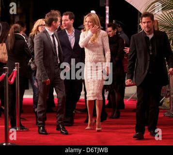 Matt Bellamy , Kate Hudson presso gli arrivi per il fondamentalista riluttante Premiere al Tribeca Film Festival 2013, Tribeca Performing Arts Center (BMCC TPAC), New York, NY Aprile 22, 2013. Foto di: Andres Otero/Everett Collection /Alamy Live News Foto Stock