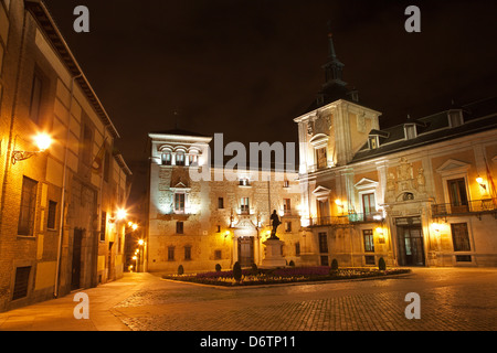 Madrid - Plaza de la Villa di notte Foto Stock