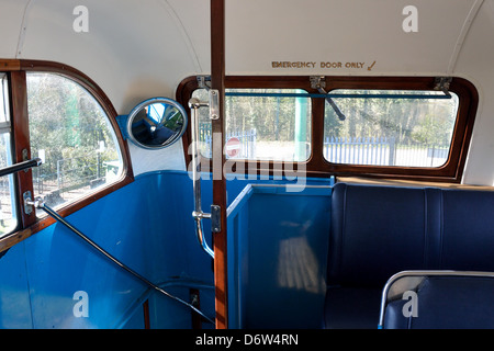 Porta di sicurezza al piano superiore su un 1949 Leyland PD2/1 double decker bus, East Anglia Transport Museum, Carlton Colville, Lowestoft, Regno Unito Foto Stock