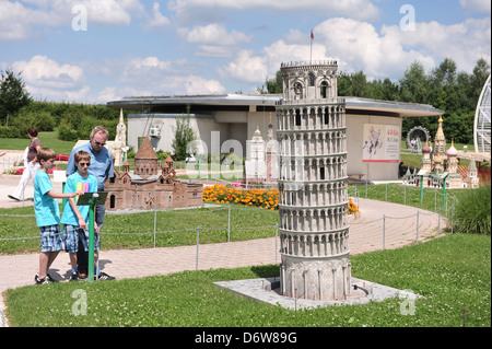 Meckenbeuren, Germania, la Torre Pendente di Pisa nel parco delle miniature di Costanza Foto Stock
