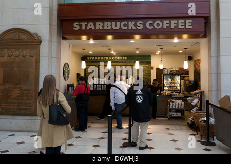 Starbucks Coffee shop esterno Foto Stock