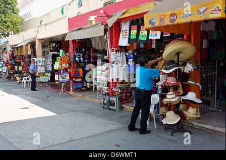 Mercado Ki huic artigianato mercato sulla Avenida Tulum in downtown, Cancun Quintana Roo, Messico Foto Stock