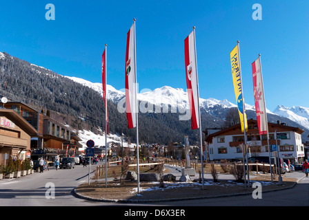 Il villaggio di St Anton, nel Tirolo austriaco Foto Stock
