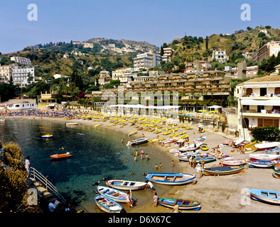 9833. Mazzaro Beach, Taormina, Sicilia, Italia, Europa Foto Stock