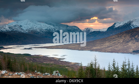 Vista sul Loch Loyne, Highland, Scotland, Regno Unito, Europa. Foto Stock