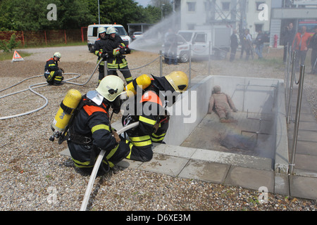 Harrislee, Germania, i vigili del fuoco la professione nel Landesfeuerwehrschule Schleswig-Holstein Foto Stock