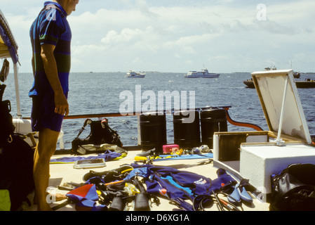 Ingranaggio di immersione,Scuba Diving Safari in tutto le Maldive,Nov1993 Digitale Subacquea conversioni di scorrimento,Maldive,Isole,Oceano Indiano Foto Stock