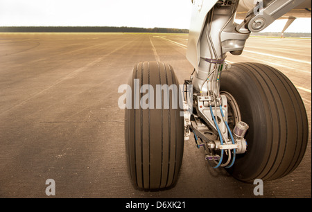 Landing Gear, ruote sulla pista, close up Foto Stock