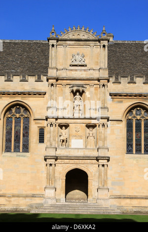 Dettagli in pietra a vista nella parte anteriore del quadrangolo di Wadham ha College, Oxford University, Inghilterra. Foto Stock