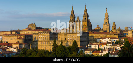 Cattedrale cattolica romana, la Catedral de Santiago de Compostela, paesaggio urbano e dal Parco Alameda, Galizia, Spagna settentrionale Foto Stock