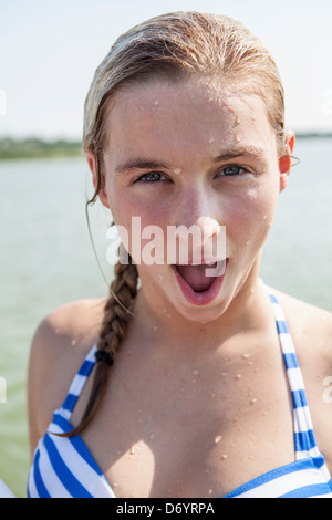 Stati Uniti d'America, Texas, Lewisville, adolescente rendendo "qualunque cosa faccia" Foto Stock